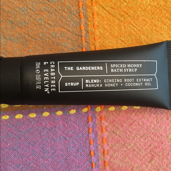 Ciate Eye Shadow and Crabtree of Evelyn Bundle - Picture 3 of 8